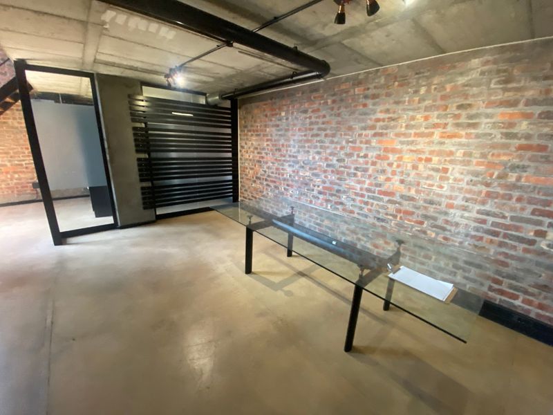 200m2 Commercial Space to Let  - Photo 3