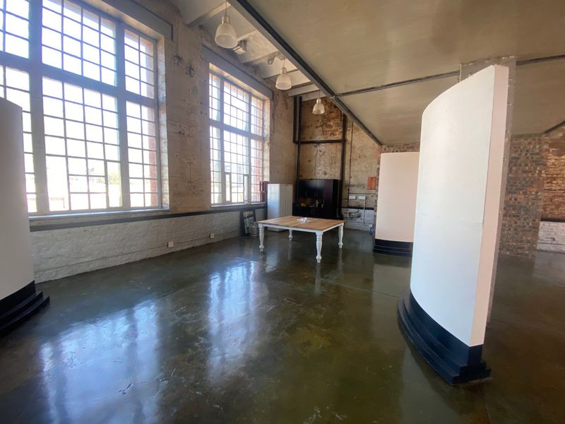 193 Commercial/Semi Industrial to let - Photo 7