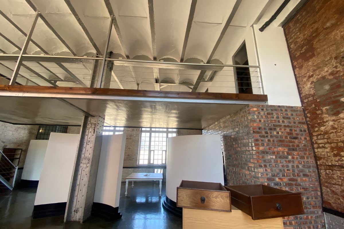 193 Commercial/Semi Industrial to let - Photo 4