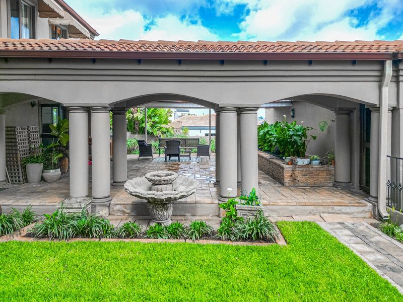 Stunning Four Bedroom Home in Blue Valley Golf Estate  - Photo 5