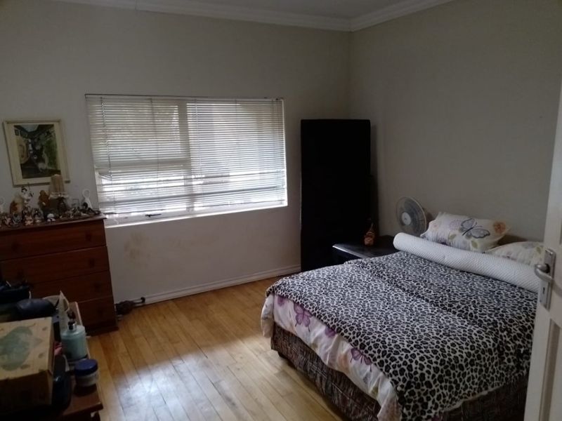 Spacious 4-Bedroom Family Home for Sale – With Cottage, Wine Cellar & Excellent Security! - Photo 7