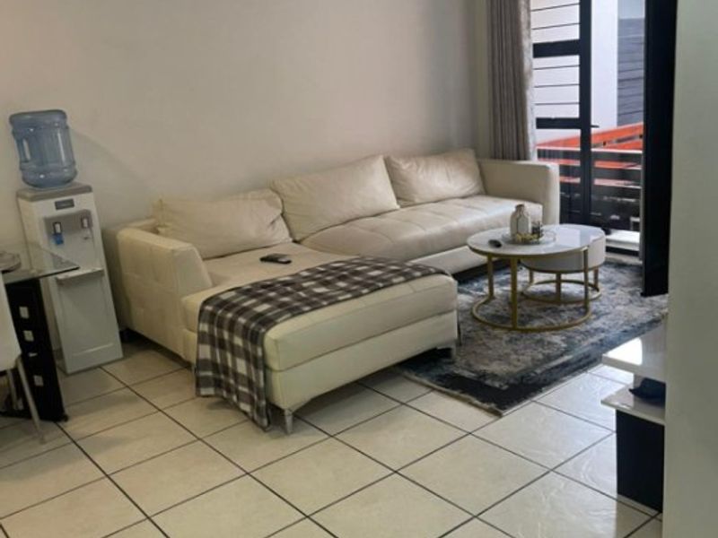 Modern 3-Bedroom Townhouse for Sale – Secure, Pet-Friendly Complex! - Photo 5