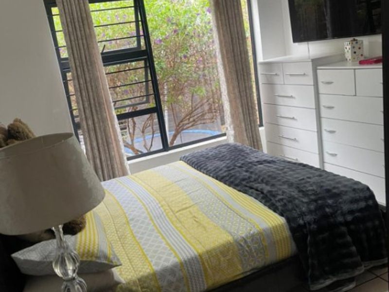 Modern 3-Bedroom Townhouse for Sale – Secure, Pet-Friendly Complex! - Photo 7