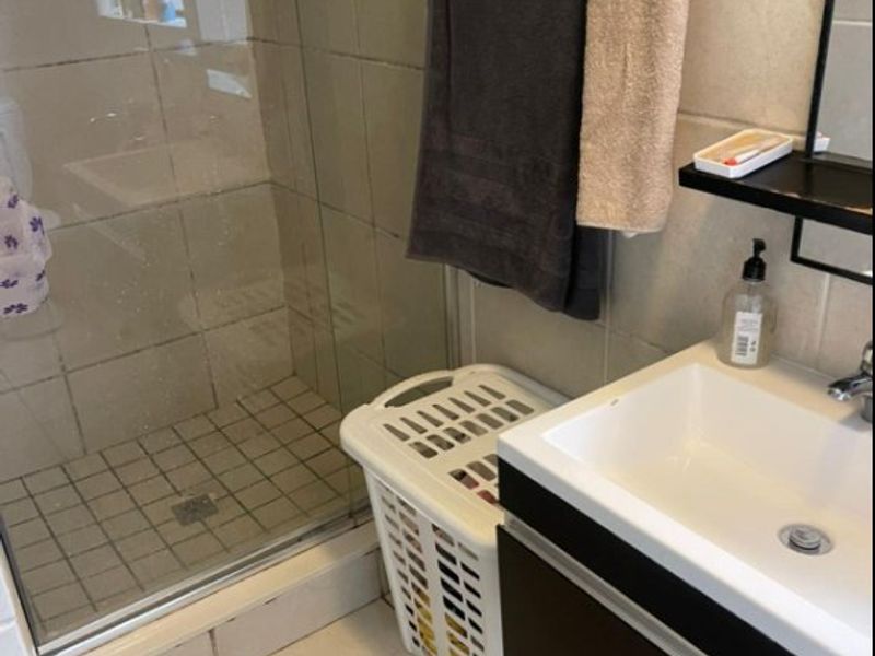 Modern 3-Bedroom Townhouse for Sale – Secure, Pet-Friendly Complex! - Photo 6