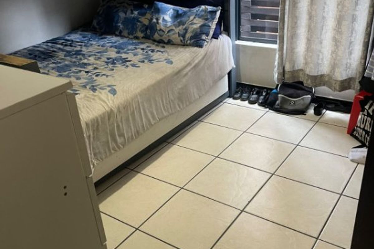 Modern 3-Bedroom Townhouse for Sale – Secure, Pet-Friendly Complex! - Photo 3