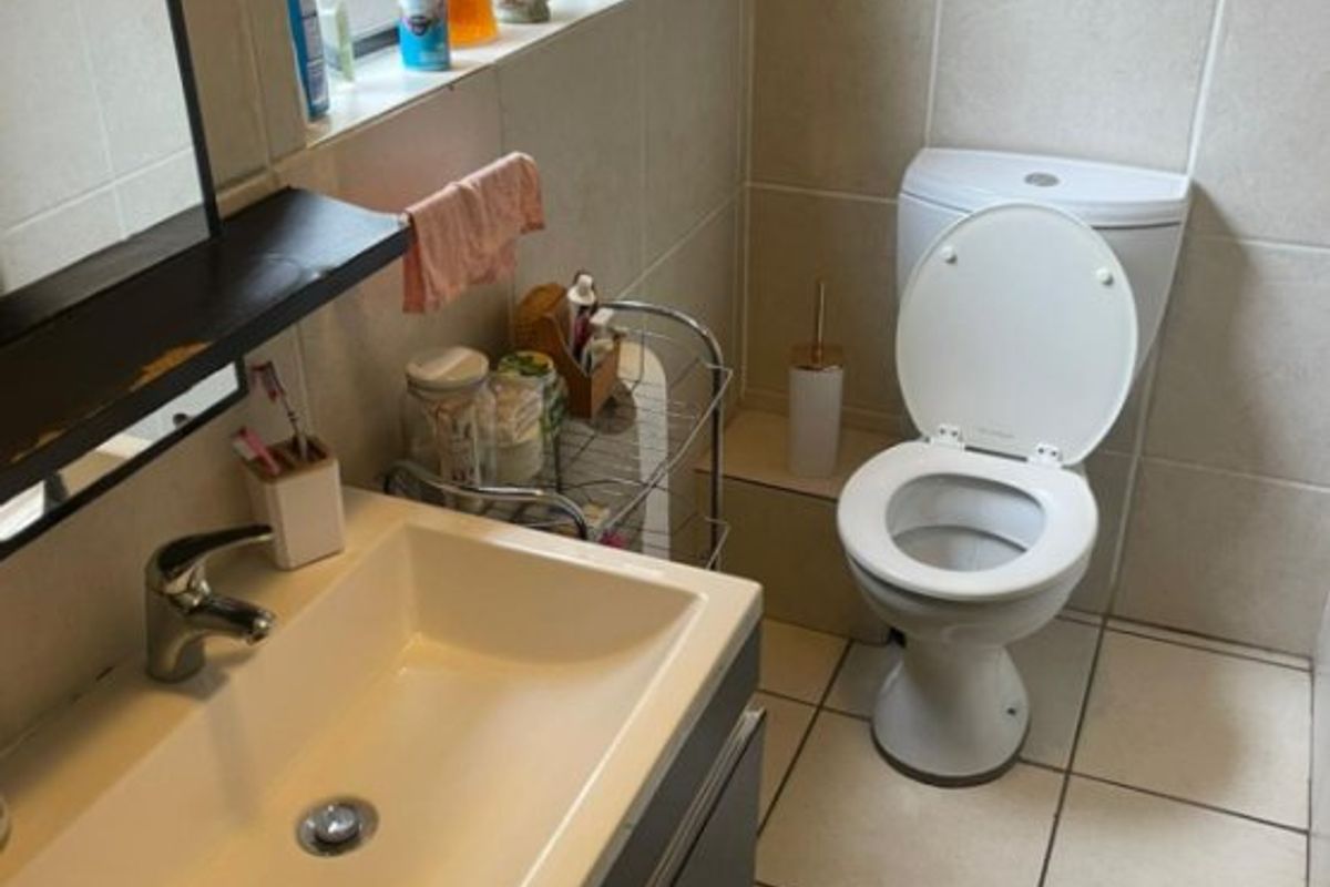 Modern 3-Bedroom Townhouse for Sale – Secure, Pet-Friendly Complex! - Photo 4