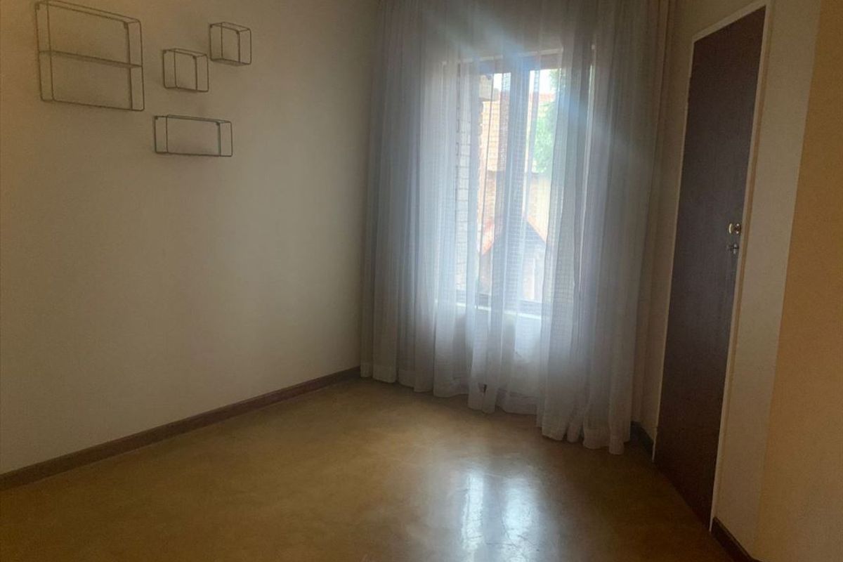 Charming Two-Bedroom Home with Modern Comforts - Photo 3