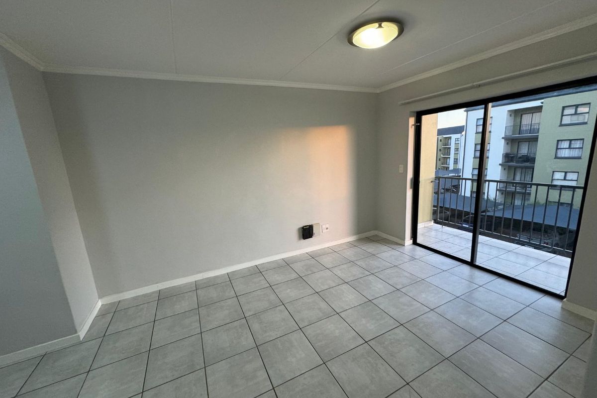 Modern 2-Bedroom Apartment for Sale - Photo 5