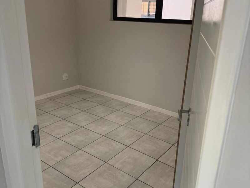 Modern 2-Bedroom Apartment for Sale - Photo 9