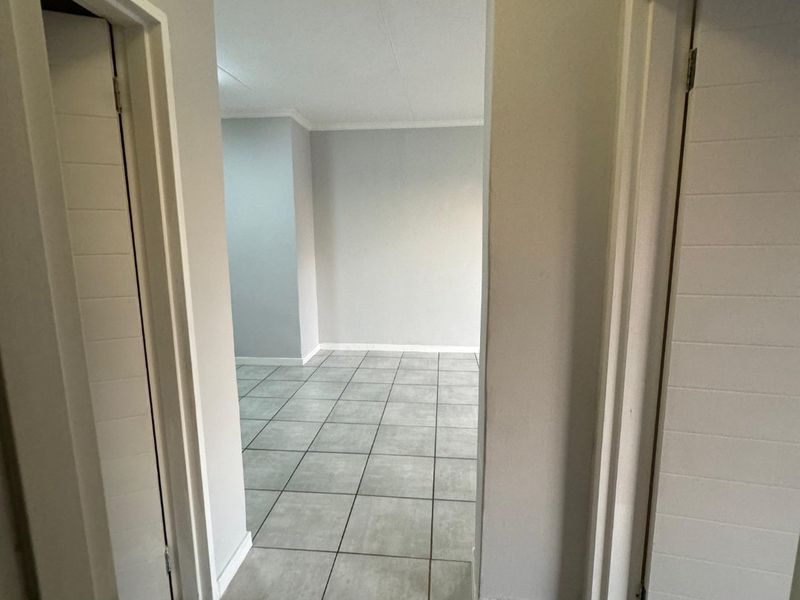 Modern 2-Bedroom Apartment for Sale - Photo 6