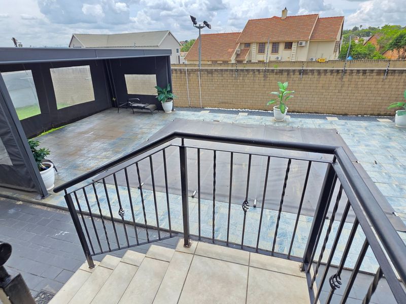 Brooklands Lifestyle Estate Dream Home with Pool - Photo 5