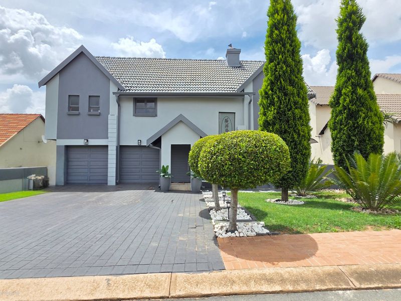 Brooklands Lifestyle Estate Dream Home with Pool - Photo 1
