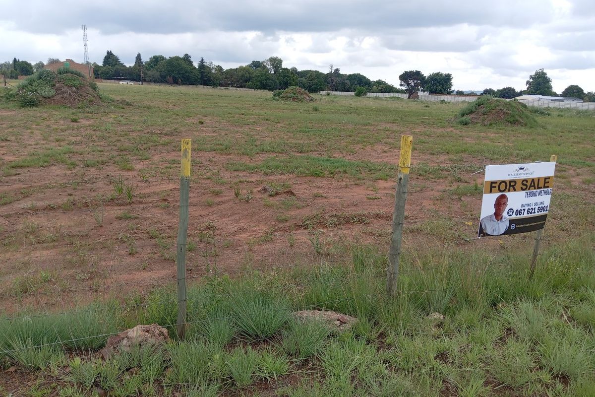 Location Location Location!!  - Photo 4