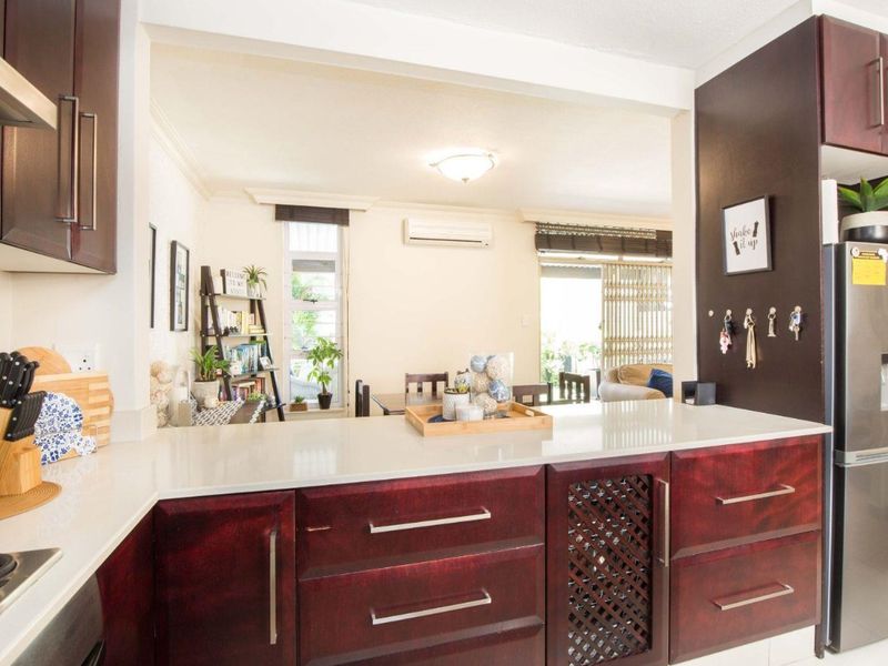 To let in Sunningdale, 3 bedroom, pet friendly garden duplex. - Photo 7