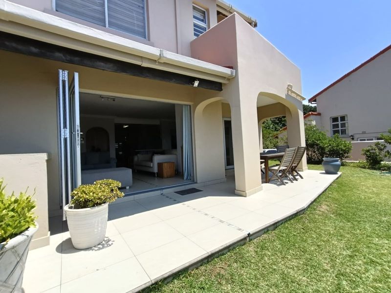 To let in Umhlanga, fully furnished 3 bedroom townhouse in a secure ad central complex with sea views. - Photo 3