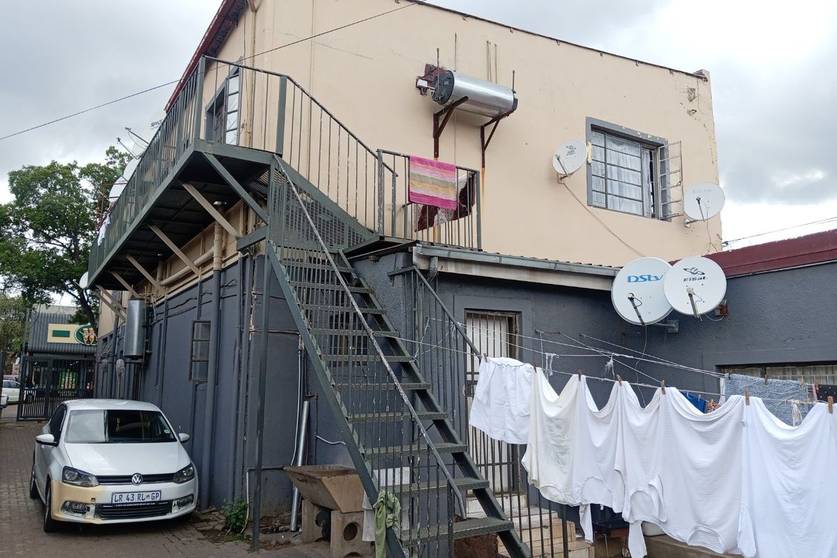 Rental commercial property for sale (Investment opportunity)  - Photo 2