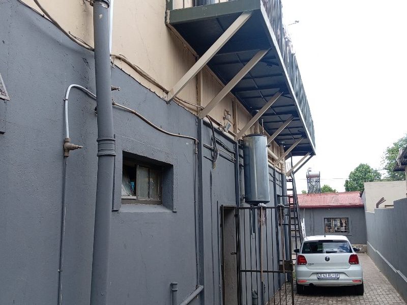 Rental commercial property for sale (Investment opportunity)  - Photo 10