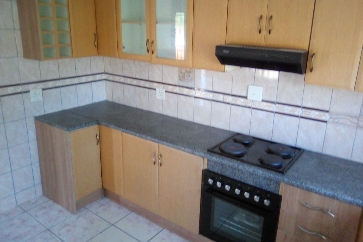 3 bedroom house for sale in Westview  - Photo 2