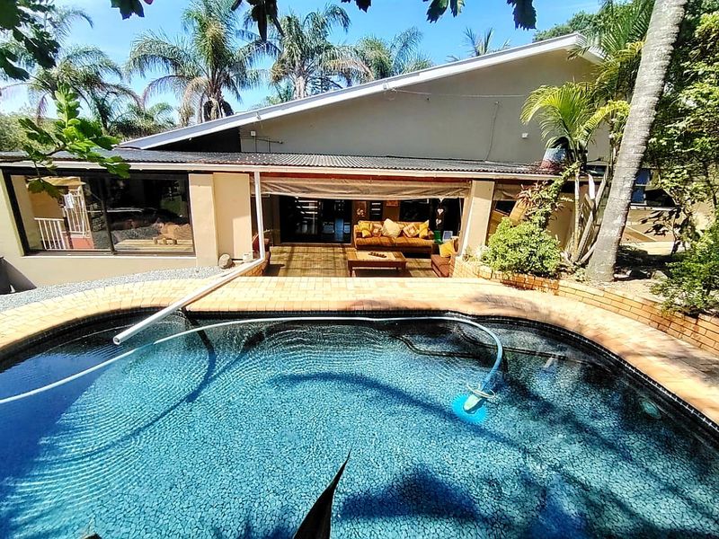 3 Bedroom House for Sale in beacon bay - Photo 6