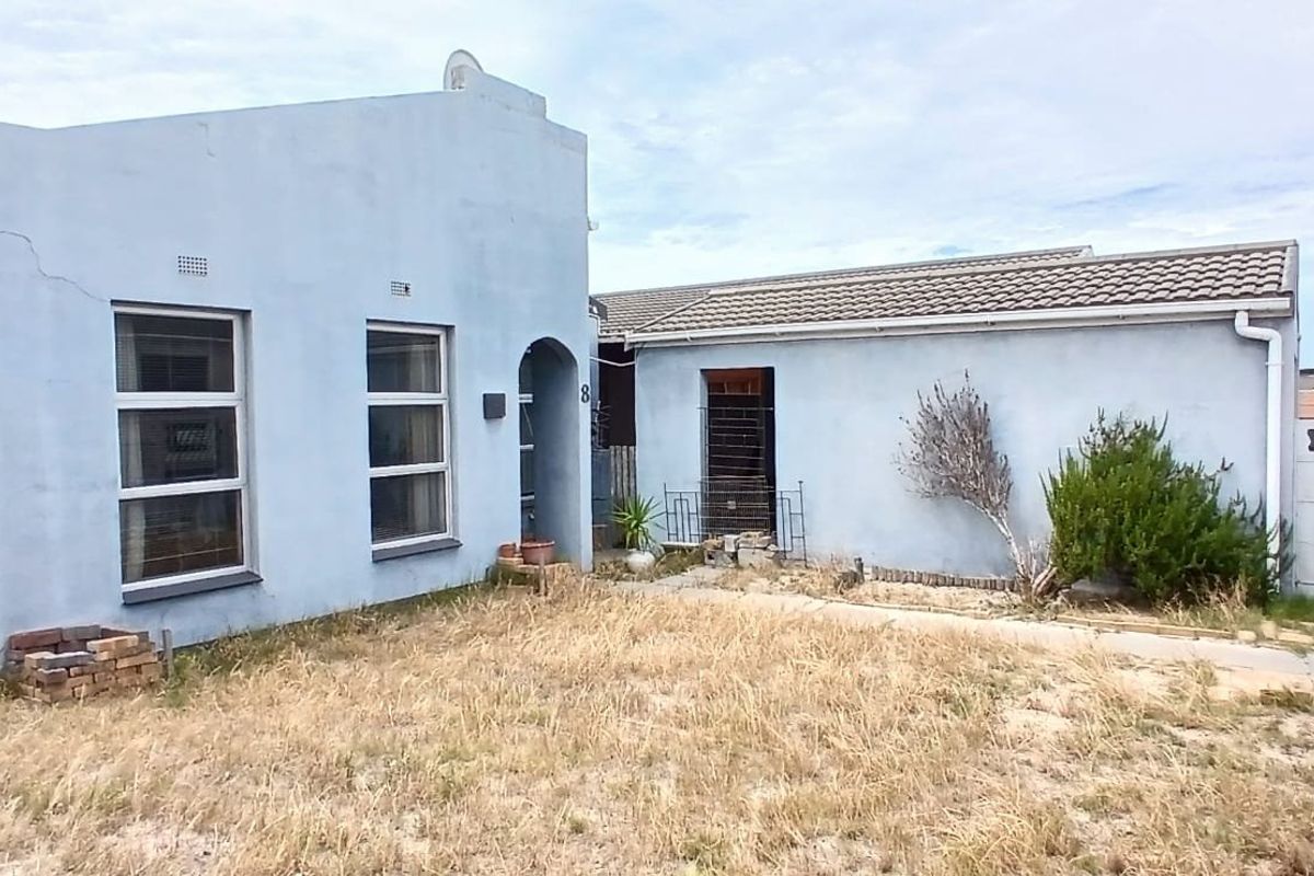 Four bedroom, freestanding house situated on a 207 square metre plot - Photo 2