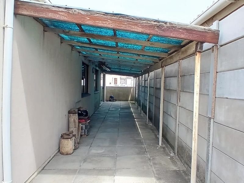 Four bedroom, freestanding house situated on a 207 square metre plot - Photo 5