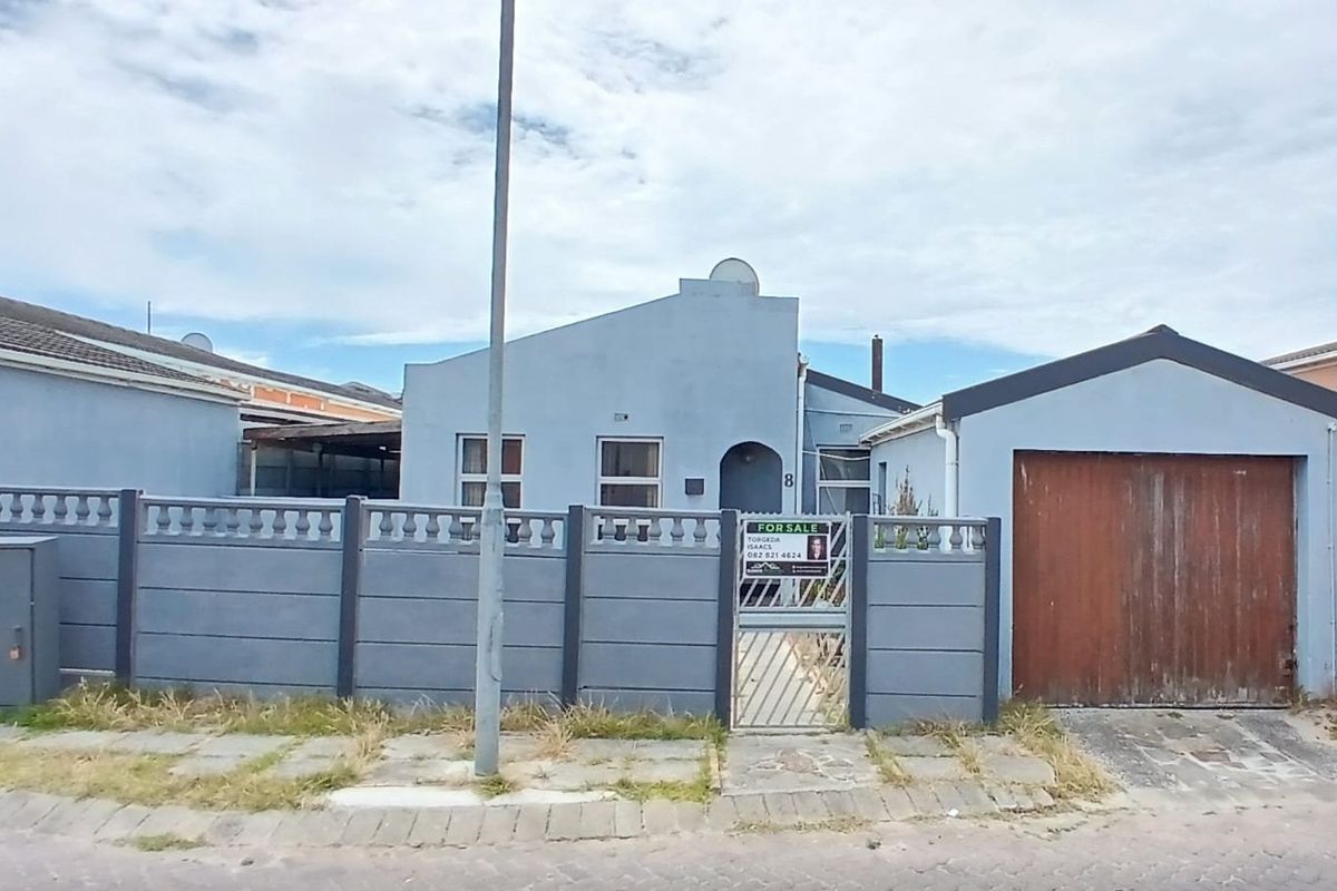 Four bedroom, freestanding house situated on a 207 square metre plot - Photo 3