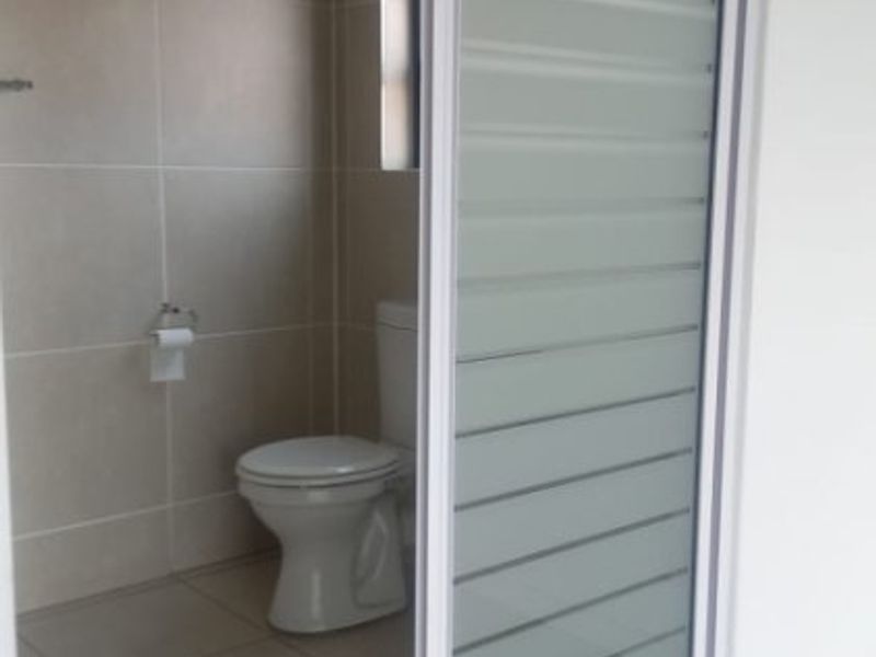 Modern 2-Bedroom Flat for Sale – Stylish Living & Great Amenities!  - Photo 5