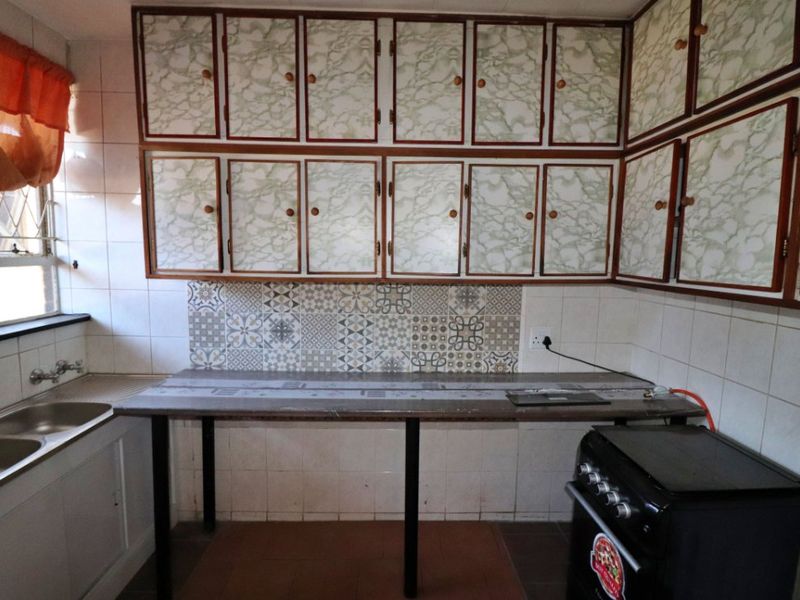 Neat 2-Bedroom Ground Floor Flat with Private Garden – For Sale! - Photo 10