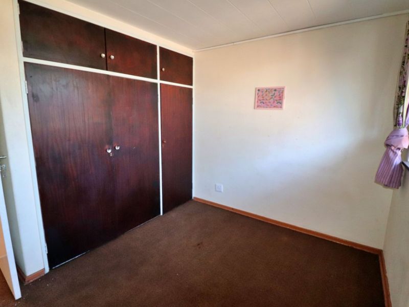 Neat 2-Bedroom Ground Floor Flat with Private Garden – For Sale! - Photo 6