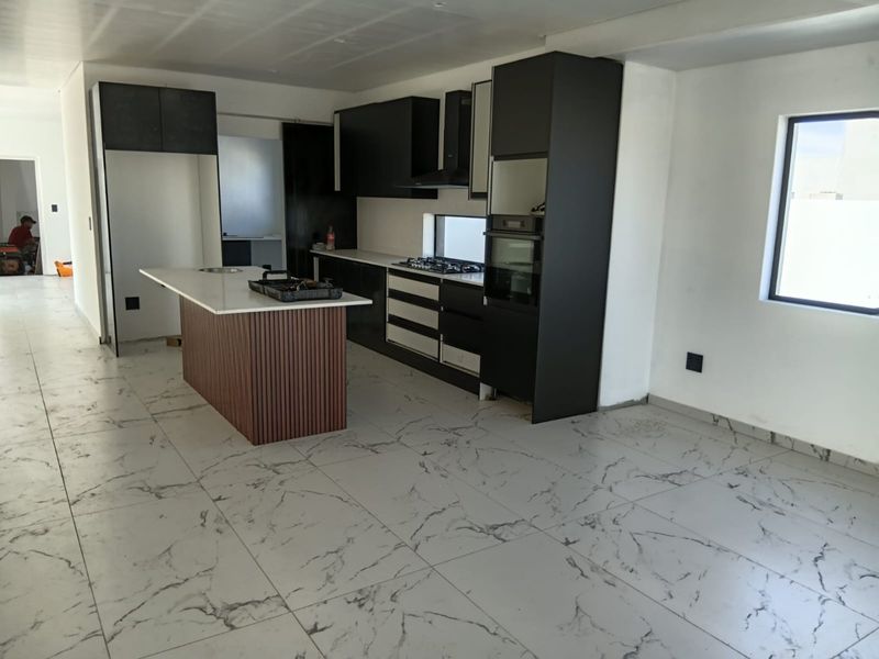 Architectural Masterpiece | Smart Luxury Living with Iconic Table Mountain Views - Photo 9