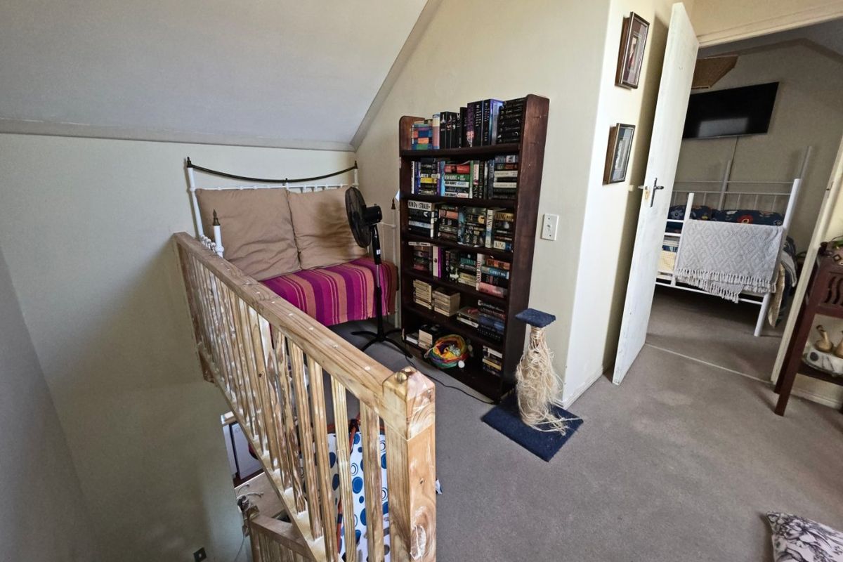 Modern Loft-Style 3-Bedroom Townhouse in The Lofts, Parklands – Light, Space & Style - Photo 2