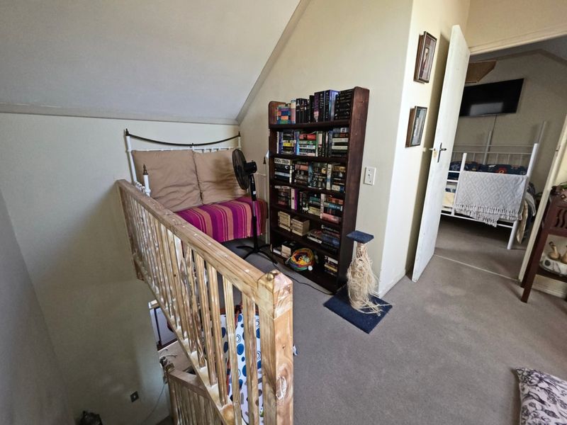 Modern Loft-Style 3-Bedroom Townhouse in The Lofts, Parklands – Light, Space & Style - Photo 2