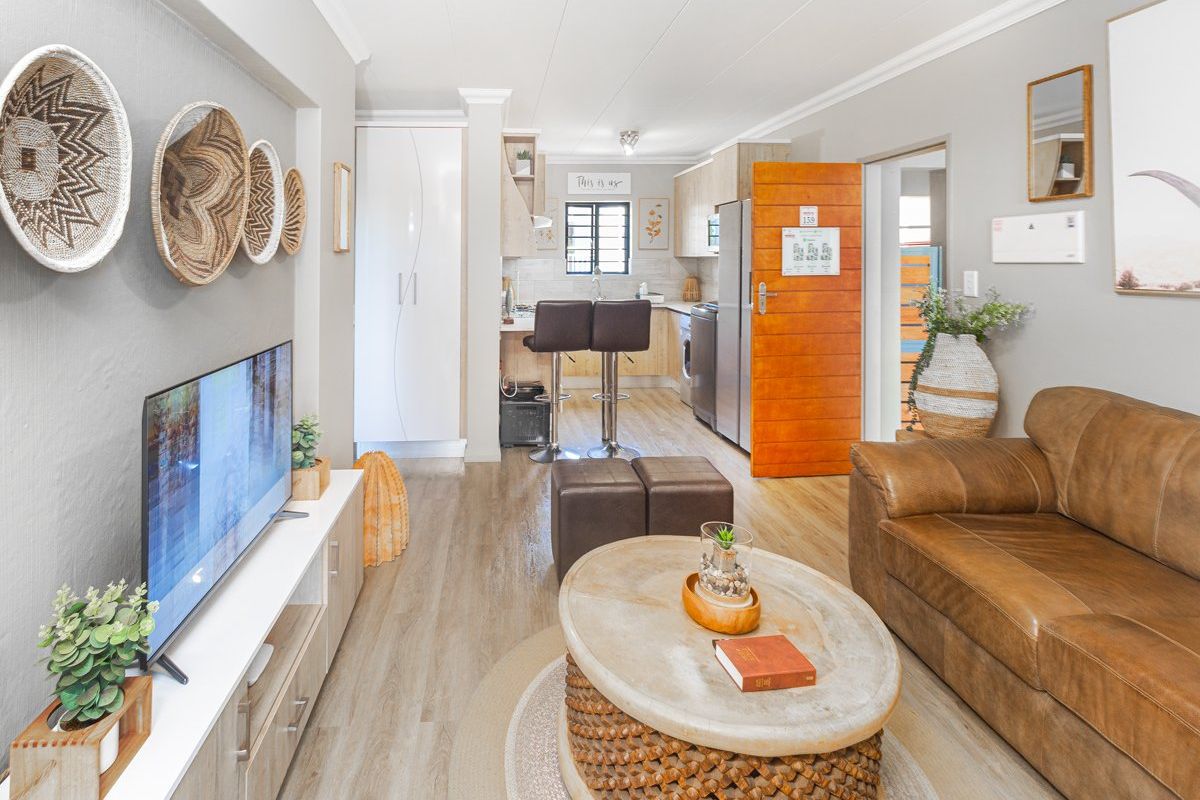 First Floor Unit for SALE, No TRANSFER Duty  - Photo 5