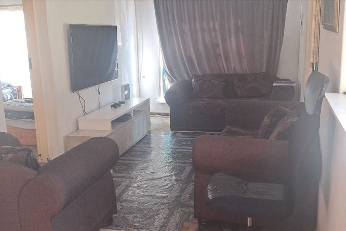Beautiful Family Home with Modern Amenities - Photo 2