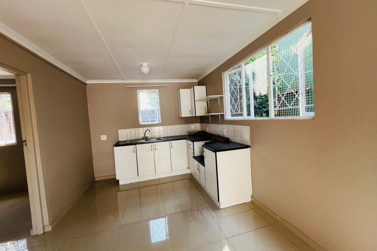 1 Bedroom, 1 Bathroom Cottage To Let In Glenwood, Durban - Photo 2
