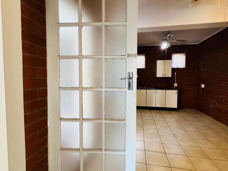 1 Bedroom, 1 Bathroom Cottage To Let In Glenwood, Durban - Photo 2