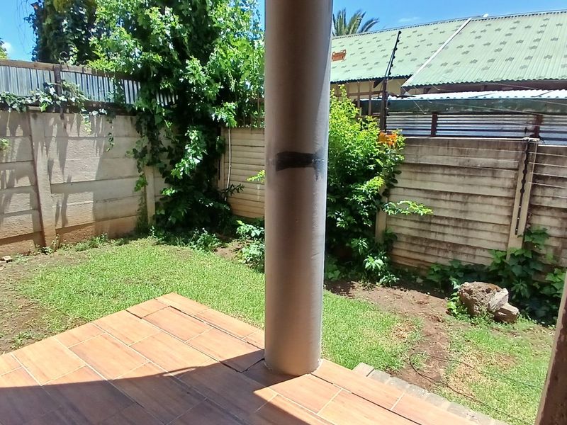 Ground-Floor Apartment with Potential for investors or Young couple. - Photo 2