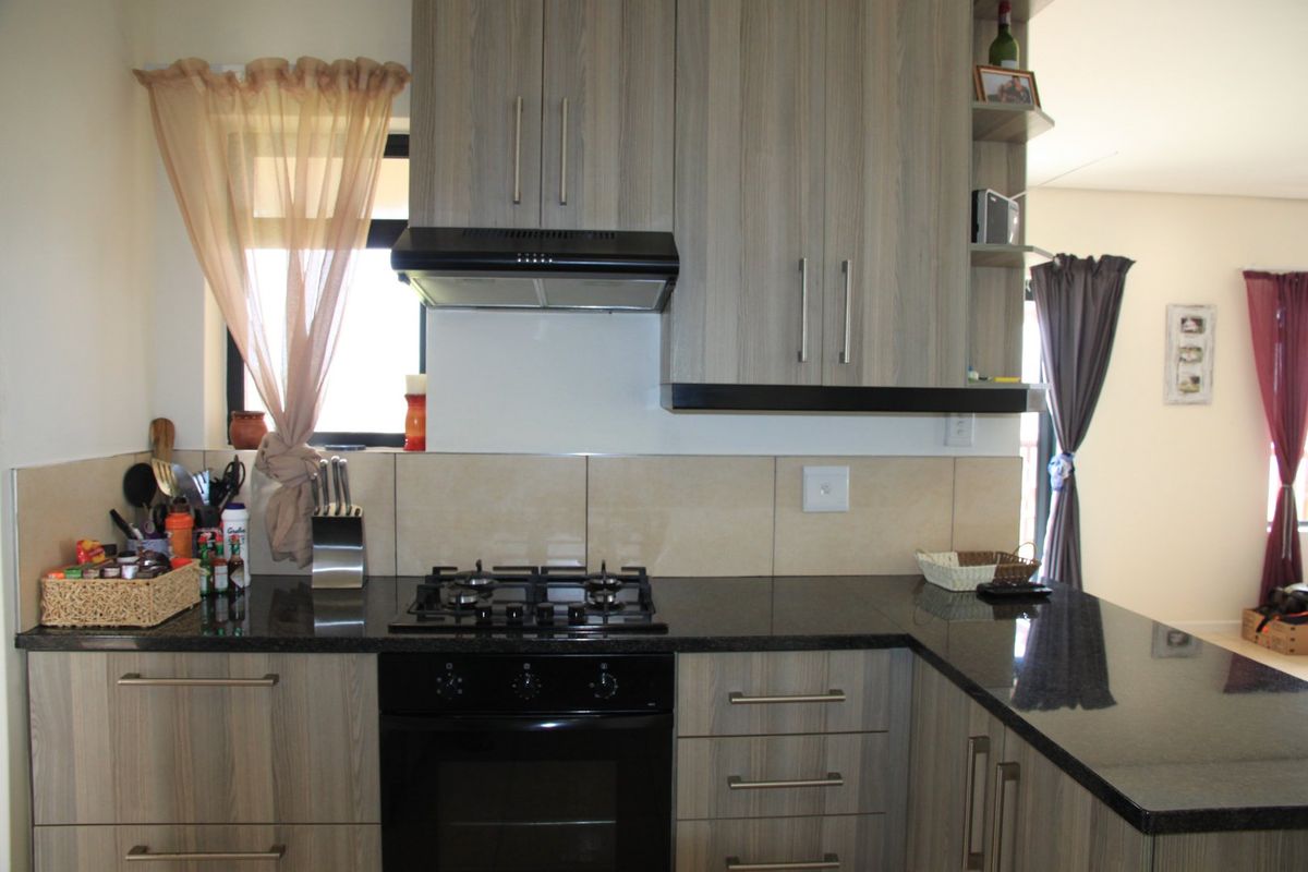 Kidds Beach, the perfect place to raise your family. - Photo 5