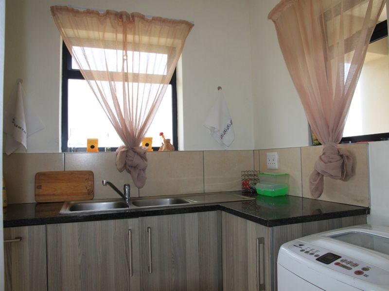 Kidds Beach, the perfect place to raise your family. - Photo 7