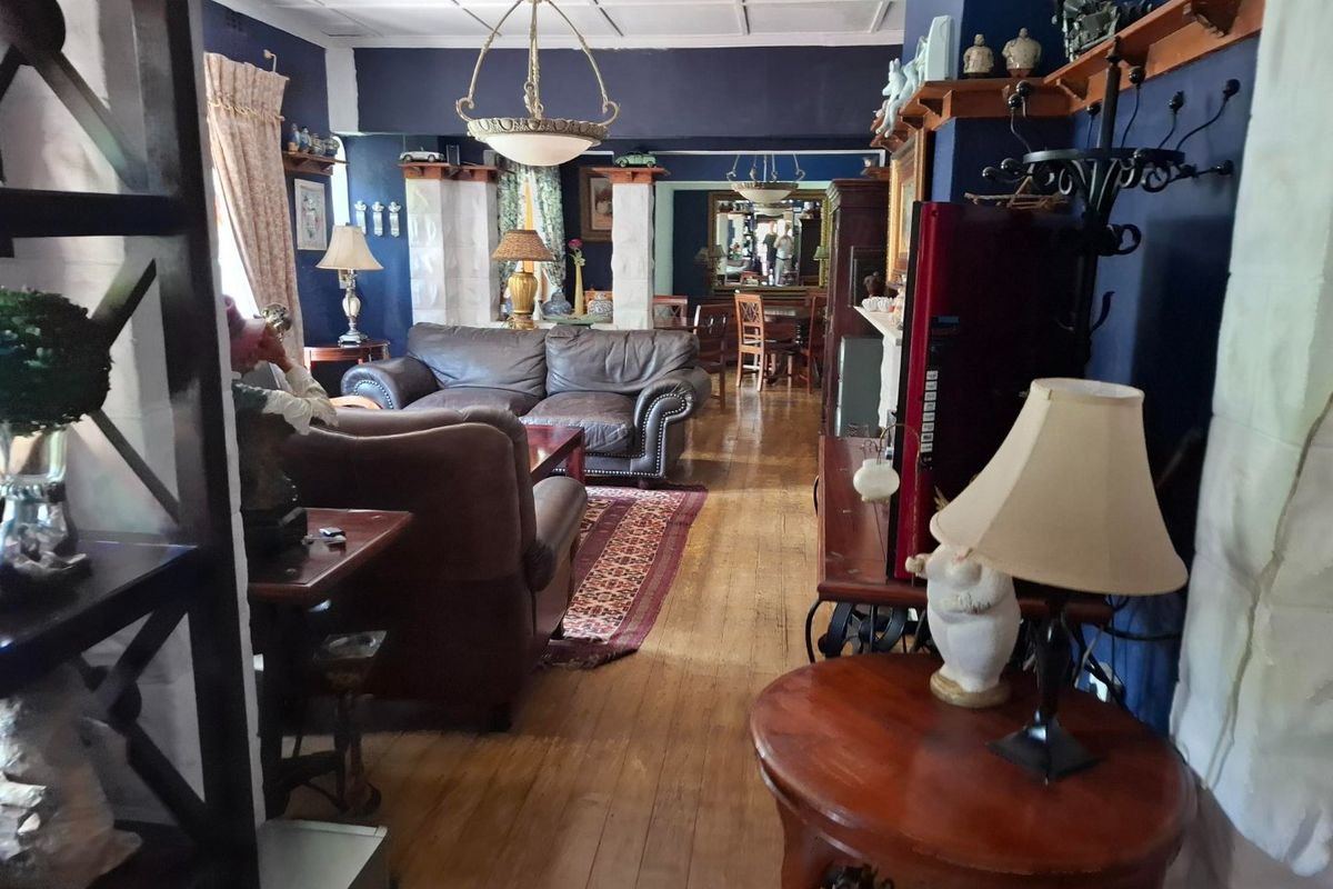 Popular Guesthouse Brooklyn at UP main Gate - Photo 2