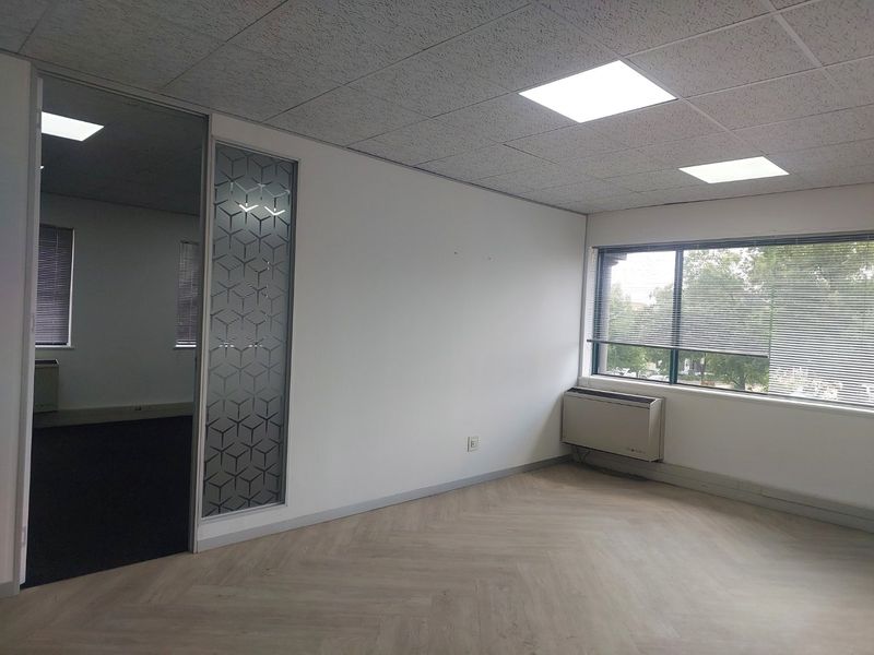 Move-In Ready A-Grade Office Suite – Sunninghill - Photo 3