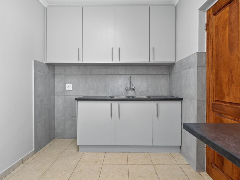 ON SHOW SUNDAY 23 NOVEMBER - 2 TILL 5PM -3 ANGUS PARK TOUCHES STREET WELTEVREDEN PARK - Photo 9