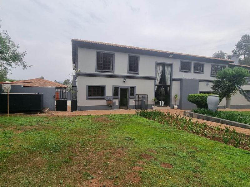 Luxurious Rietfontein Krugersdorp Home with Panoramic Grounds - Photo 8