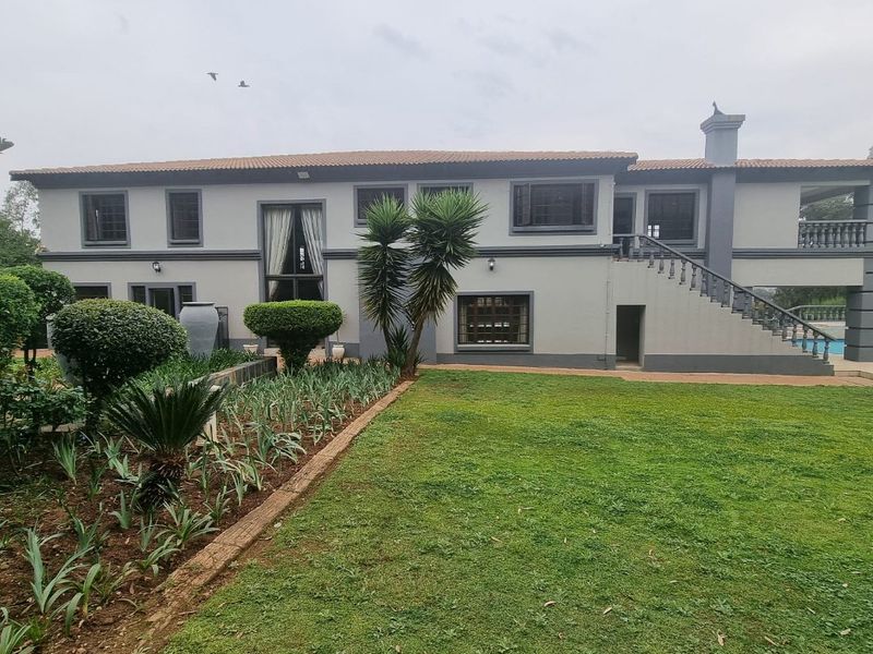 Luxurious Rietfontein Krugersdorp Home with Panoramic Grounds - Photo 7