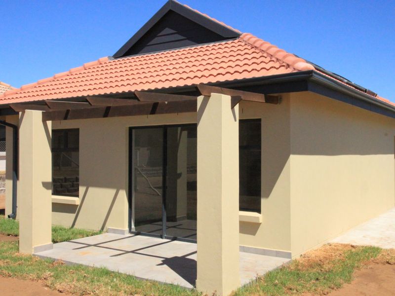 Charming Kidds Beach Home with Fibre Access - Photo 1
