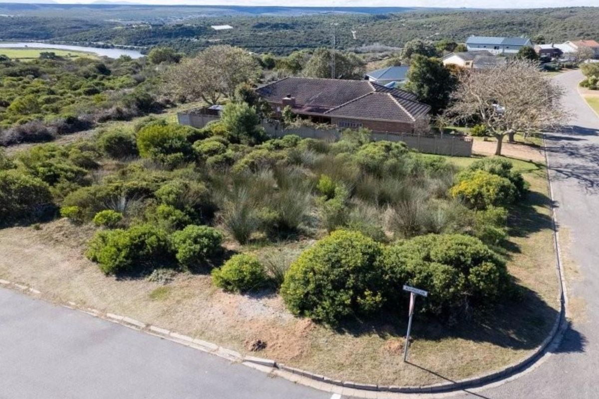 A serene 721 m2 corner plot near the coast - Photo 5