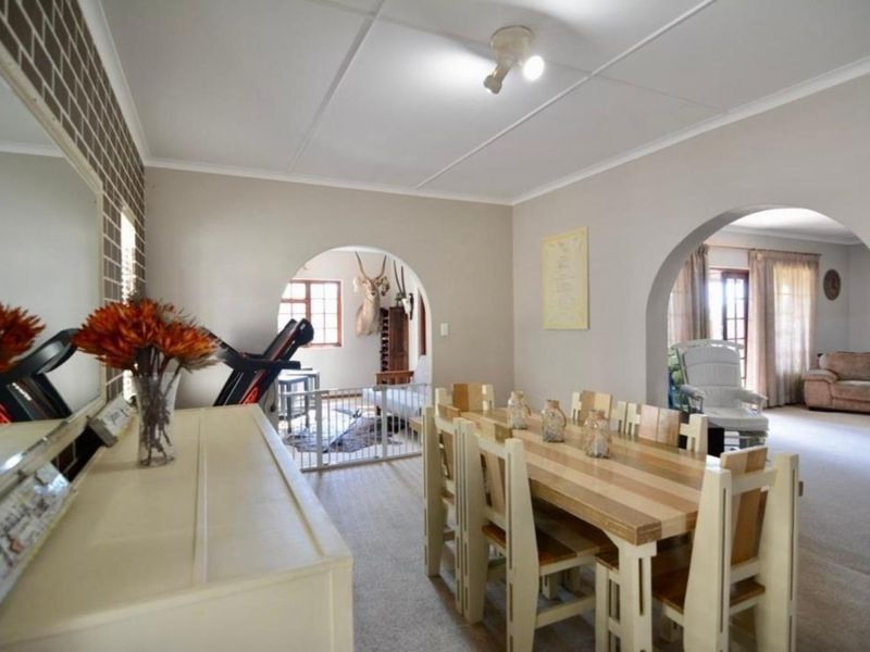3 Bedroom Family House for Sale in Stilbaai Wes - Photo 10