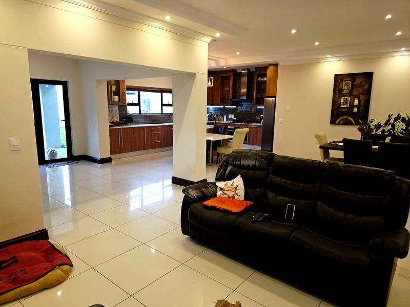 A Grand Family Escape in the Coveted Sagewood Estate - Photo 5