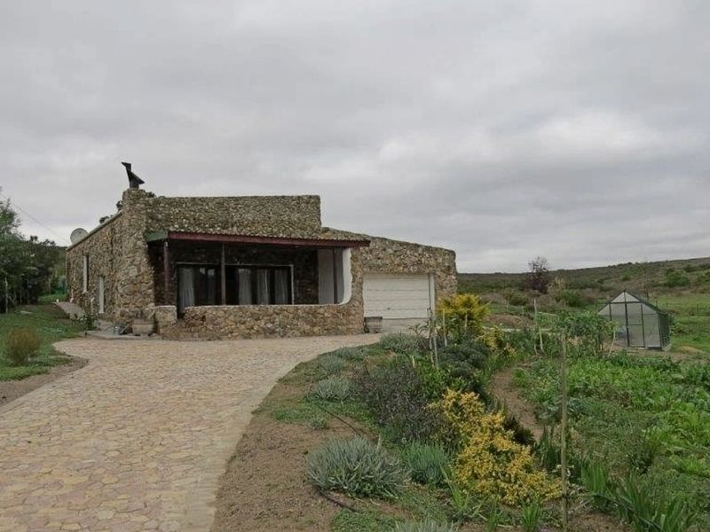 Charming Stone Cottage with Dam, Greenhouse & Irrigation – Embrace Peaceful Country Living - Photo 5