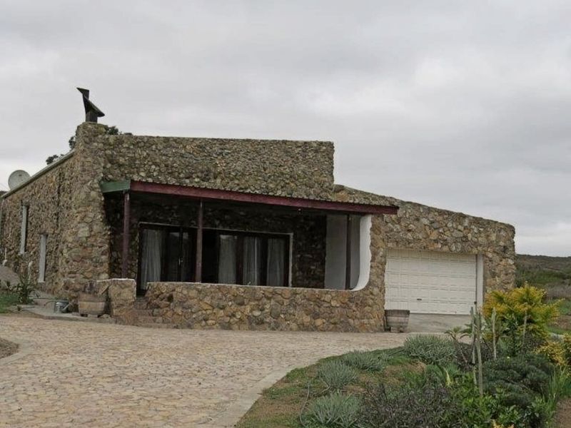 Charming Stone Cottage with Dam, Greenhouse & Irrigation – Embrace Peaceful Country Living - Photo 4